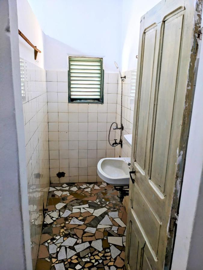 Chambres D'Hotes - Chez Mama Sedjro Porto-Novo Exteriör bild